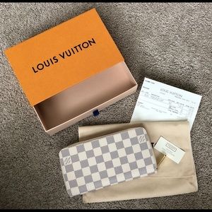 Louis Vuitton Zippy Wallet Azure brand new